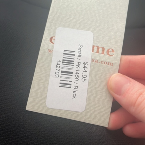 NWT eesome Women’s Shorts - Picture 4 of 9